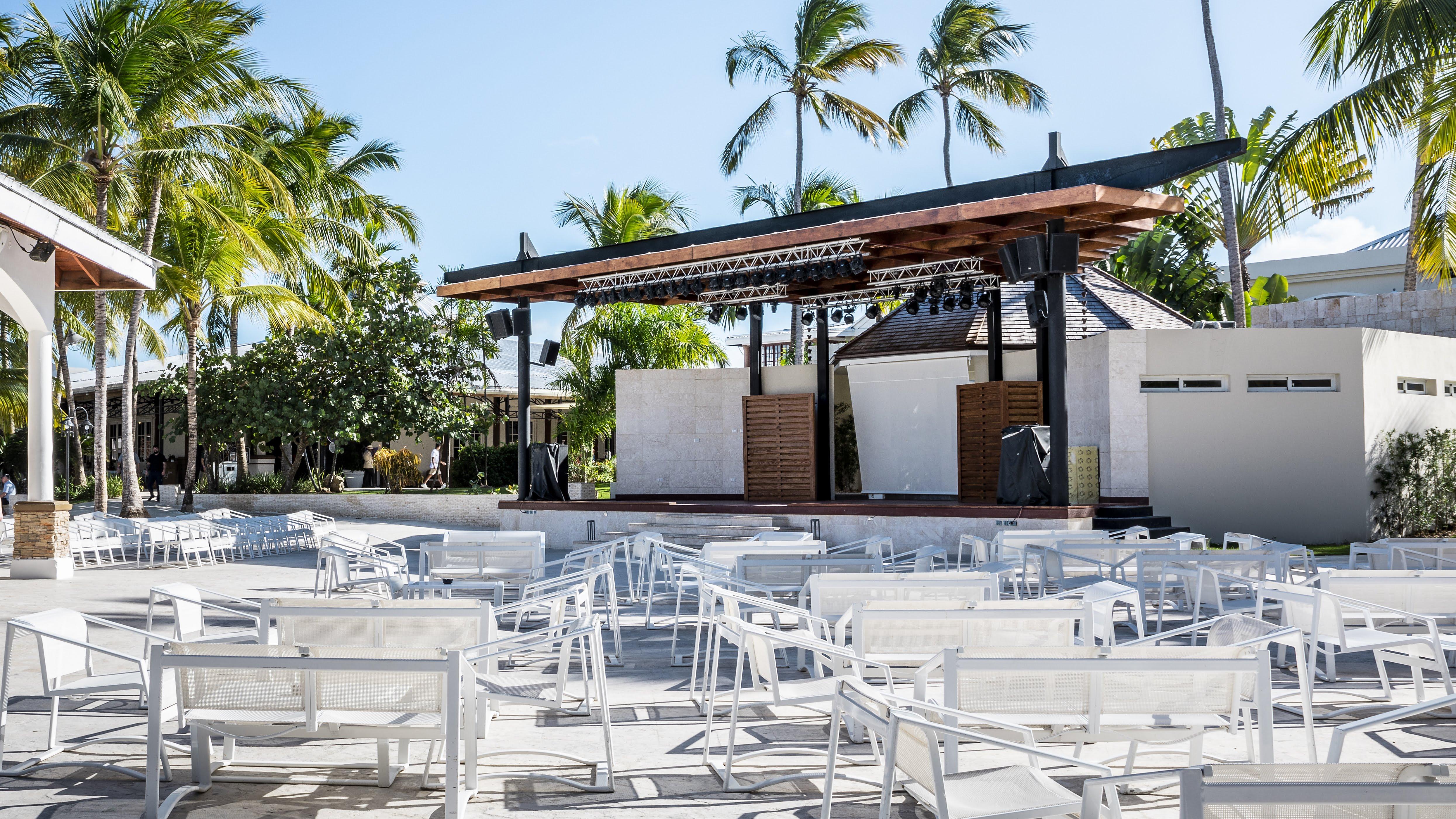 Be Live Collection Punta Cana (Adults Only) Kültér fotó The stage at the resort's main pool