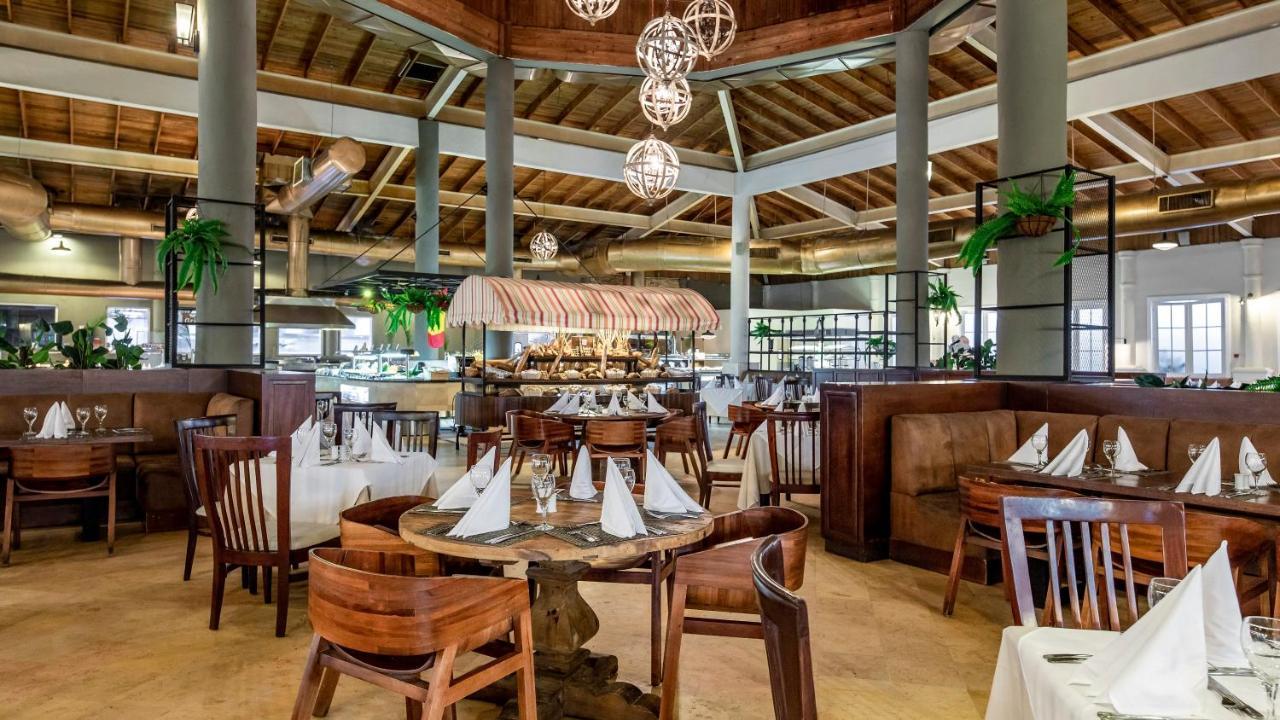 Be Live Collection Punta Cana (Adults Only) Kültér fotó The restaurant at the resort