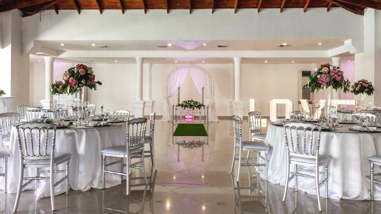 Be Live Collection Punta Cana (Adults Only) Kültér fotó The interior of the ballroom at the hotel